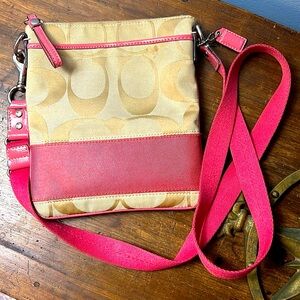 🩷Pink & Beige Coach CrossBody🩷